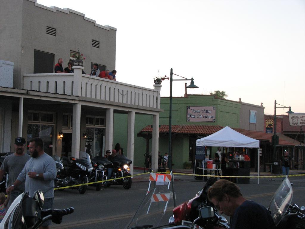 Cottonwood Hotel Exterior photo