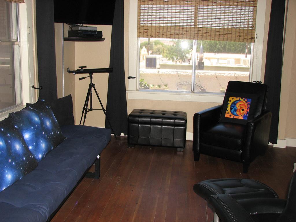 Cottonwood Hotel Room photo